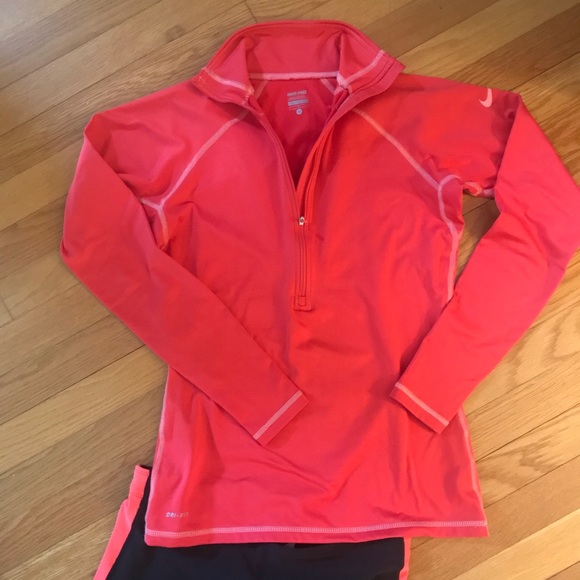 Nike Pro like new! - Picture 3 of 8